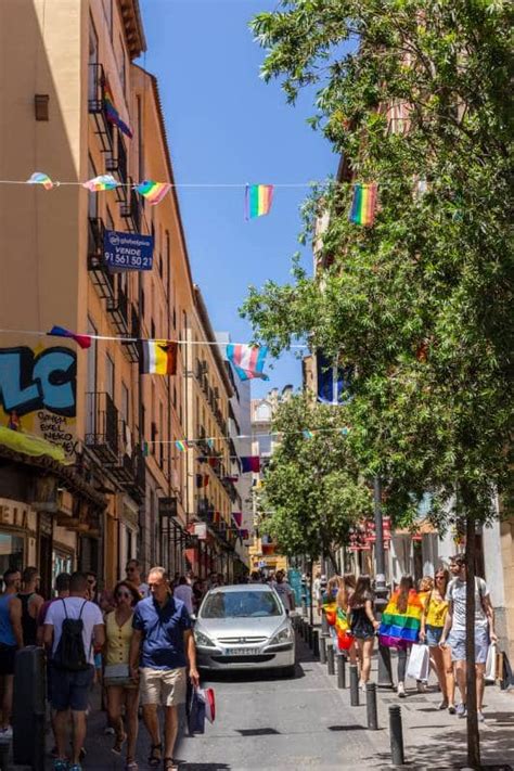 chuecabarcelona|Chueca, el barrio que la comunidad LGTBI transformó .